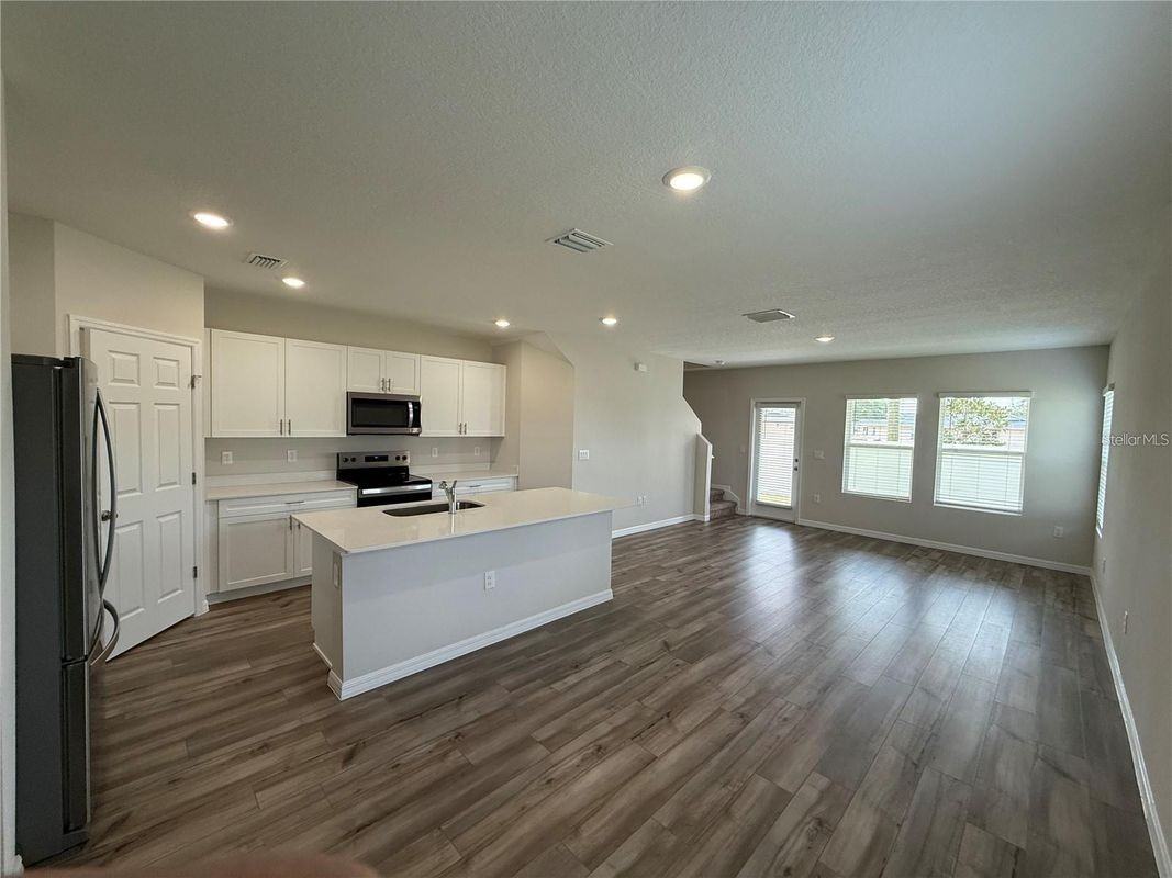 3867 King Hill Dr - Photo 3 of 13