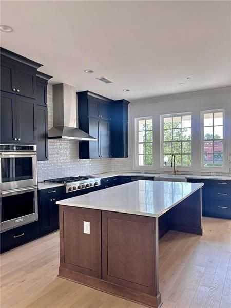 655 Mayfair Ct - Photo 3 of 12