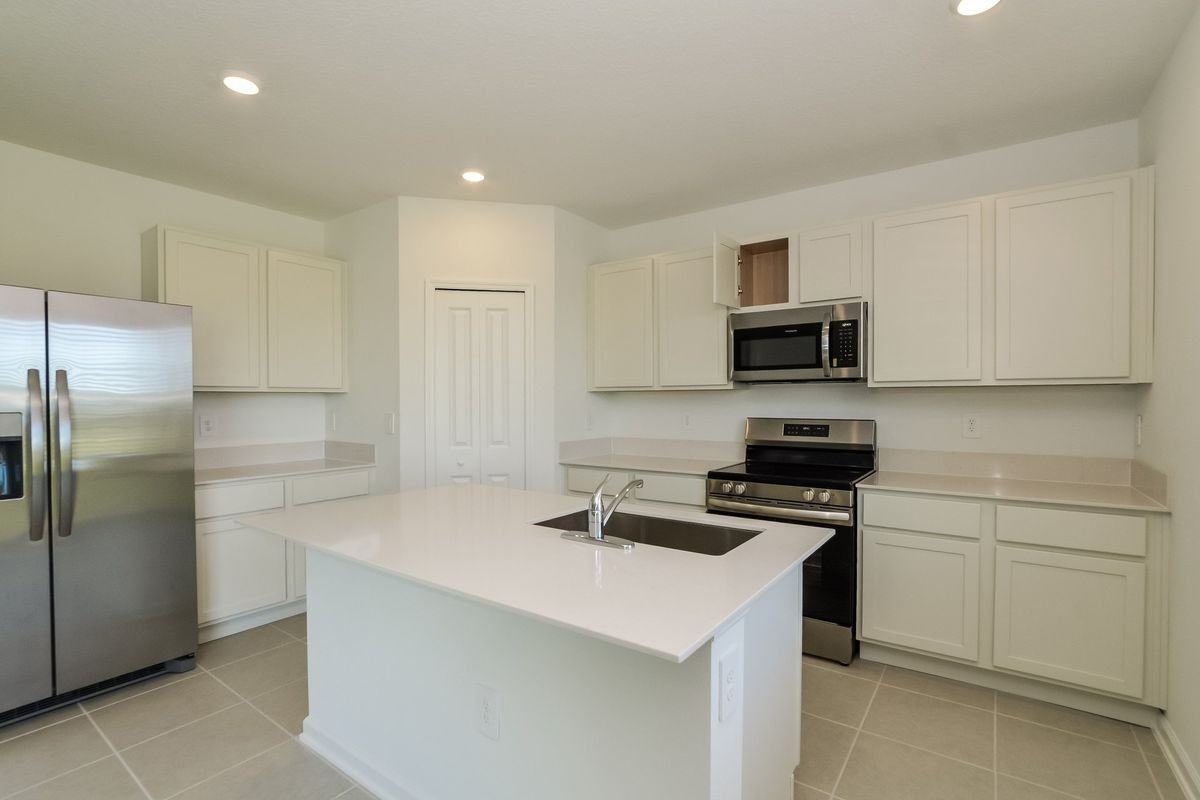 Crown Pointe Dr - Photo 4 of 14