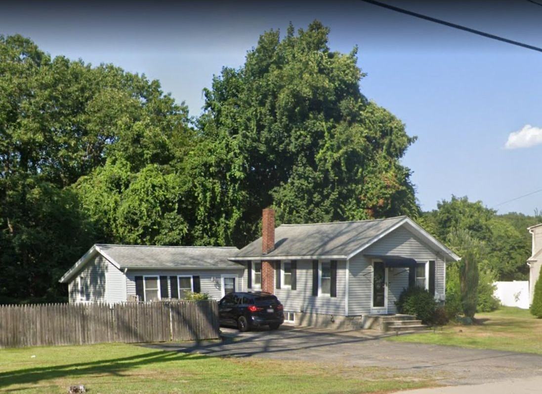707 Putnam Pike - Photo 2 of 31