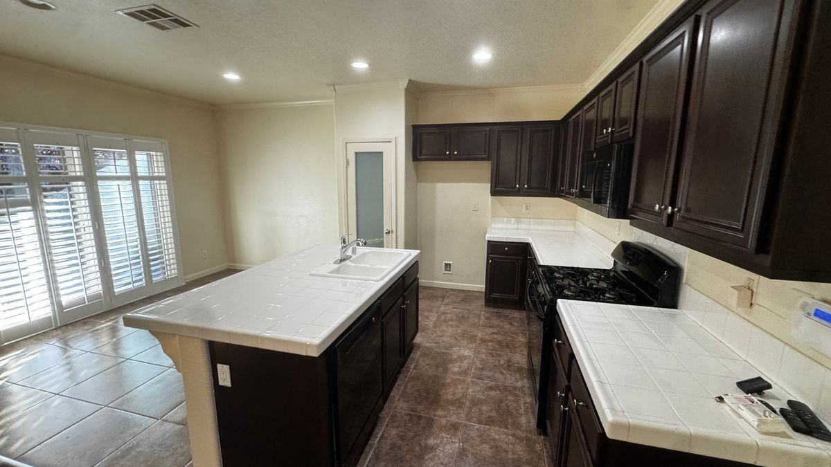 5419 Woodard Ridge Dr - Photo 3 of 18