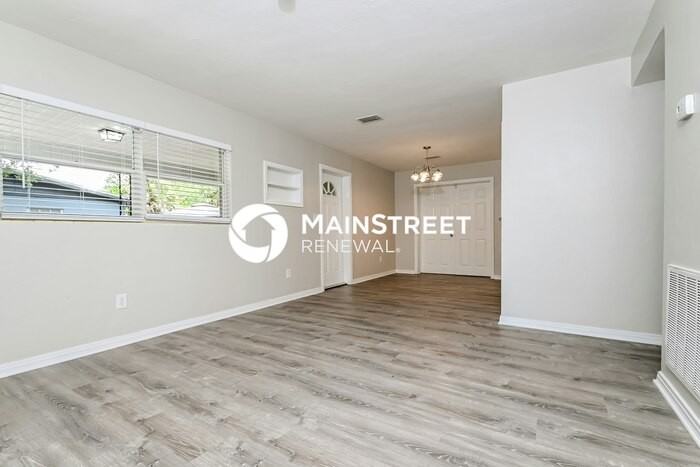 1540 Huntington St - Photo 4 of 16