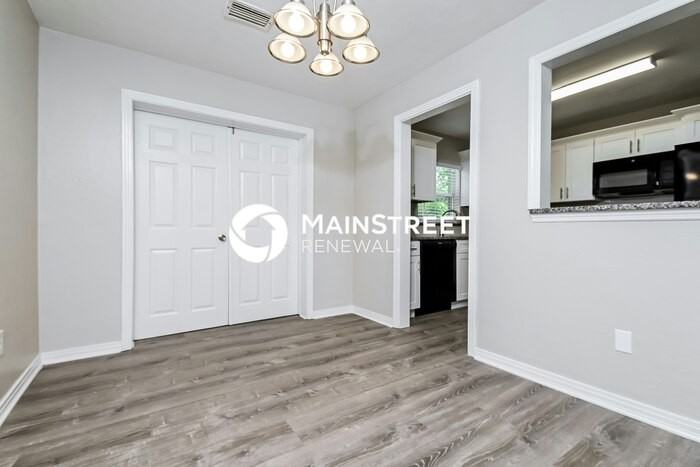 1540 Huntington St - Photo 6 of 16