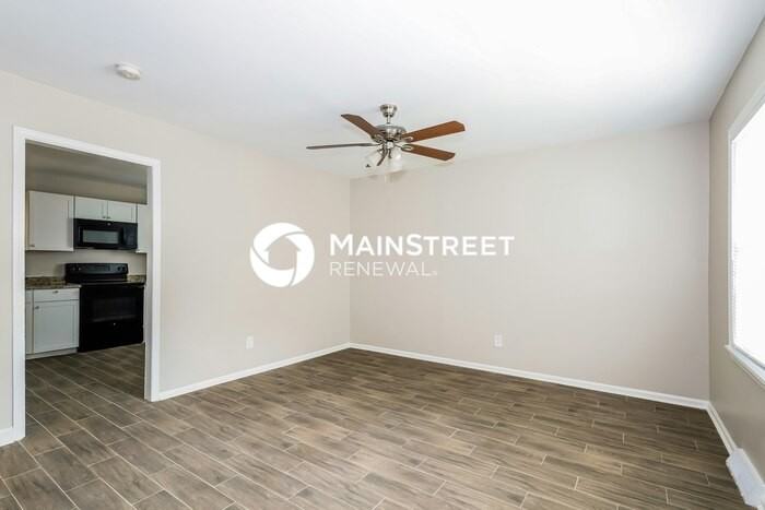 3015 Daisy Ct - Photo 4 of 17