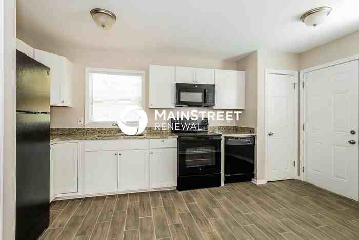 3015 Daisy Ct - Photo 6 of 17