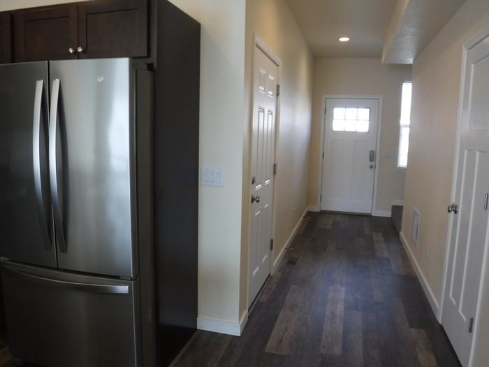 2213 S 9th St W #A - Photo 3 of 24