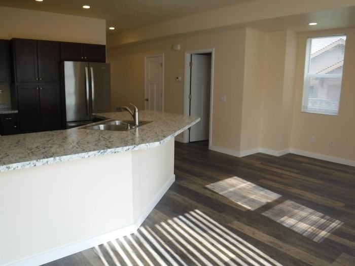 2213 S 9th St W #A - Photo 7 of 24