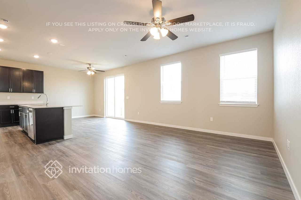 318 Grayson Ave - Photo 5 of 18