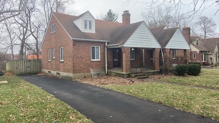 1110 Acorn Dr - Photo 4 of 36