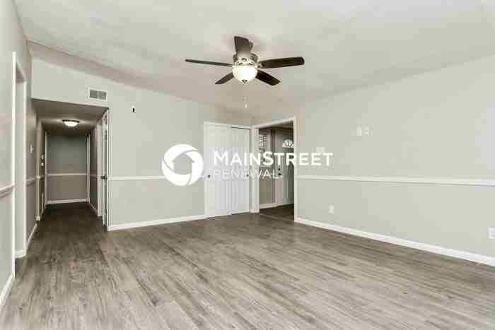 955 Robinwood Dr - Photo 4 of 16