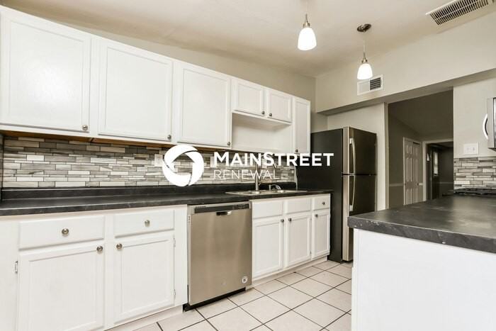 955 Robinwood Dr - Photo 6 of 16