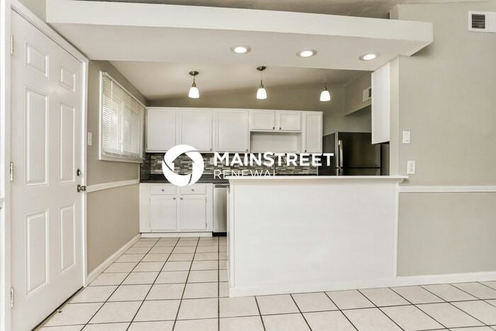 955 Robinwood Dr - Photo 7 of 16