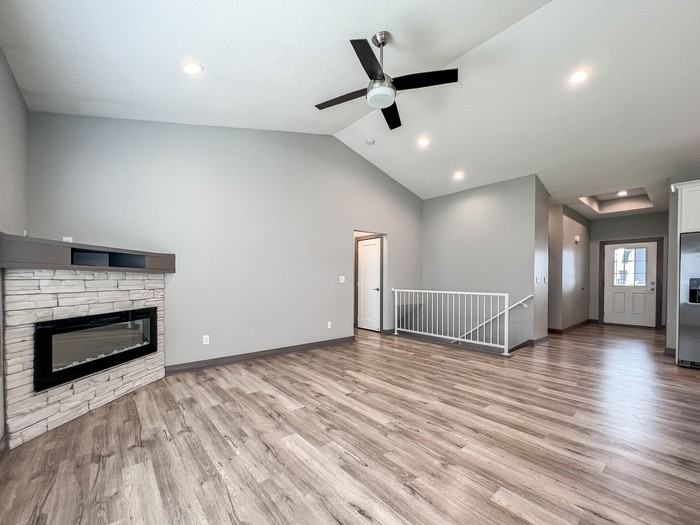 1909 Ne Little Beaver Dr - Photo 5 of 14