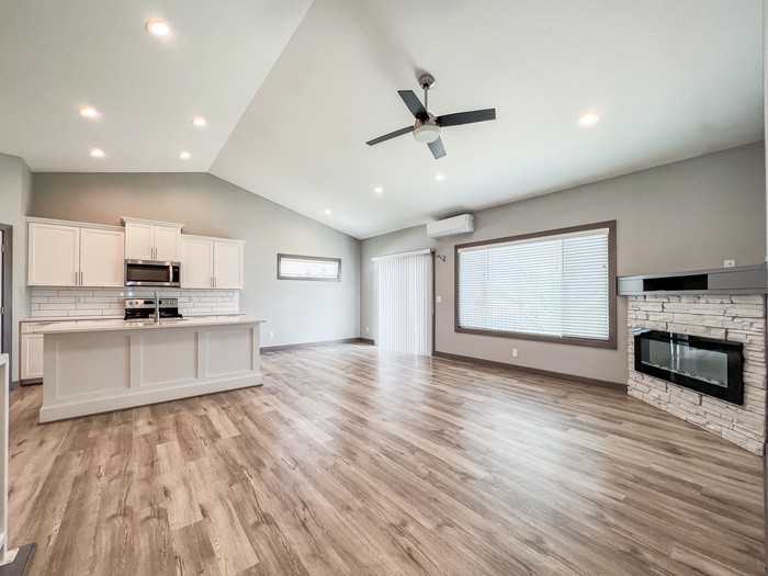 1909 Ne Little Beaver Dr - Photo 6 of 14