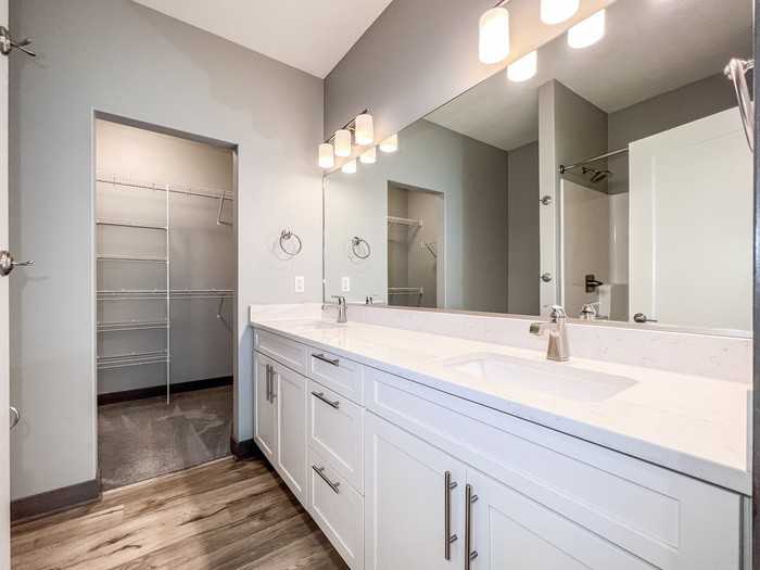 1909 Ne Little Beaver Dr - Photo 7 of 14