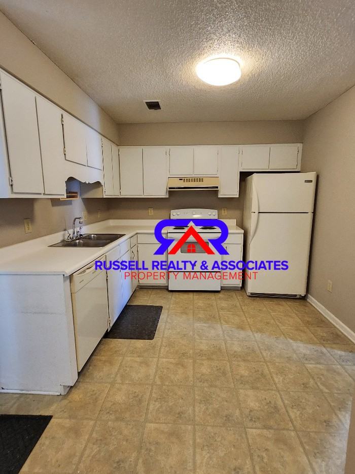 1525 Applegate Lane - Photo 5 of 17