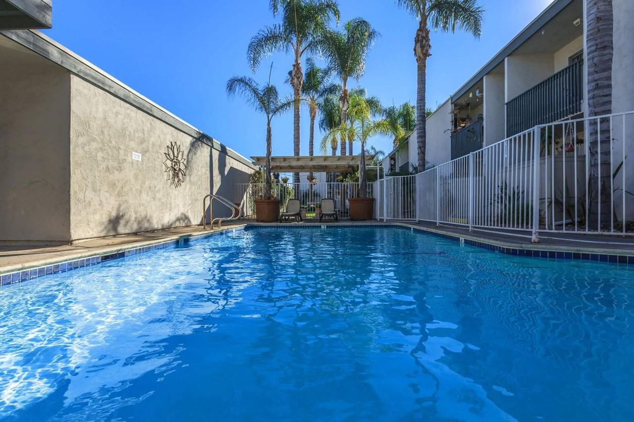 Ballantyne Manor - Photo 2 of 29