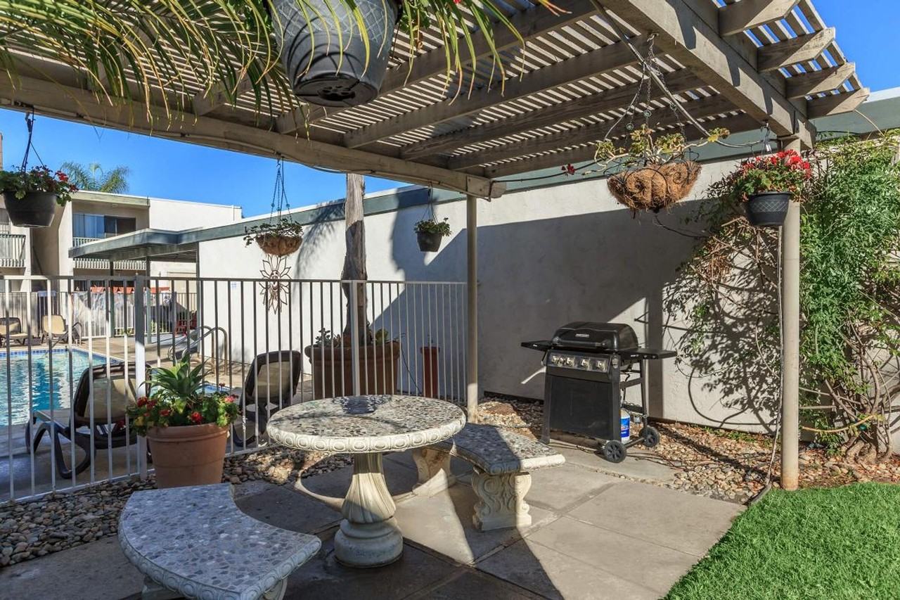 Ballantyne Manor - Photo 3 of 29