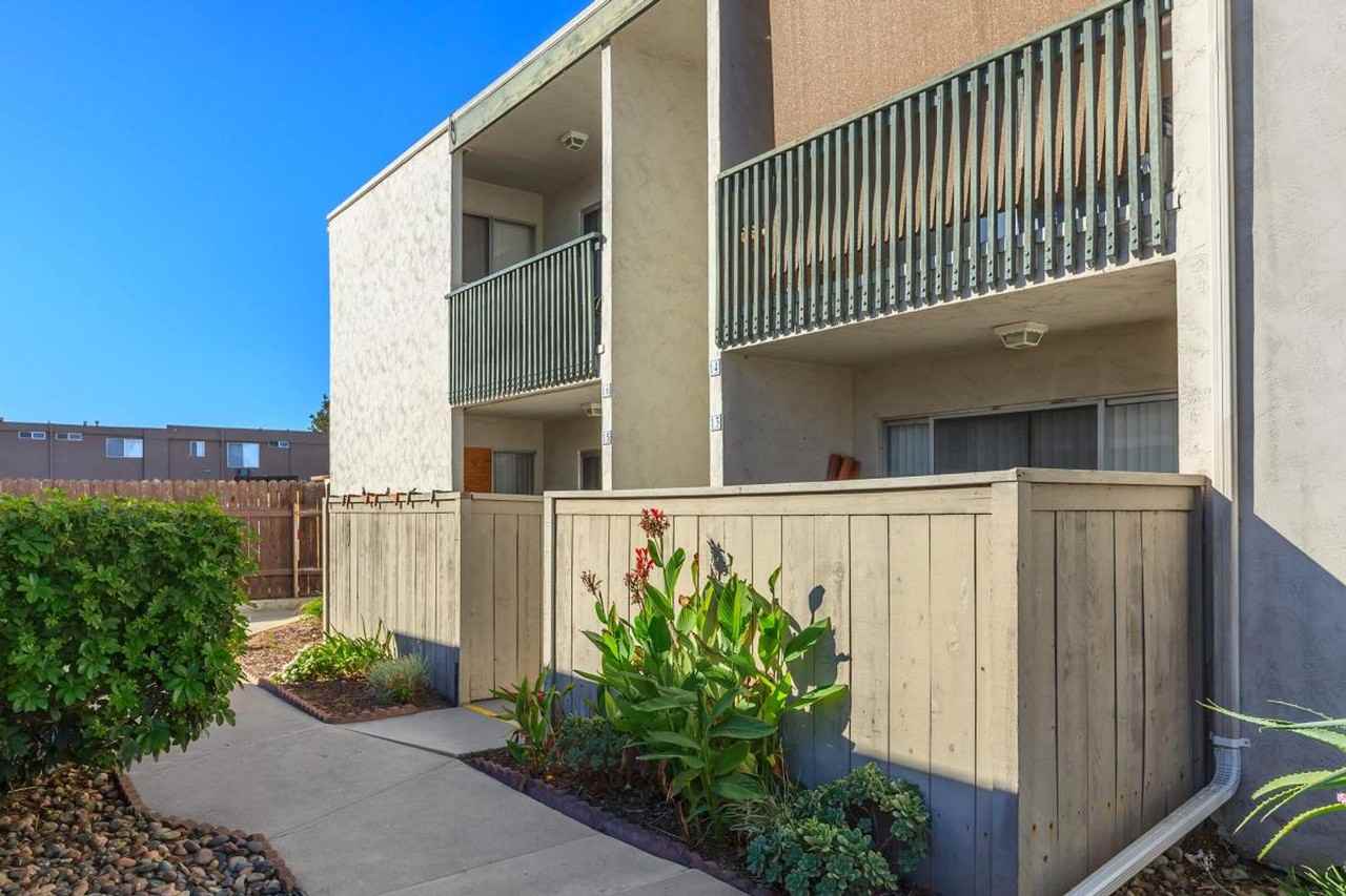 Ballantyne Manor - Photo 5 of 29