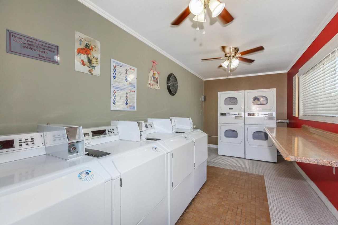 Ballantyne Manor - Photo 6 of 29