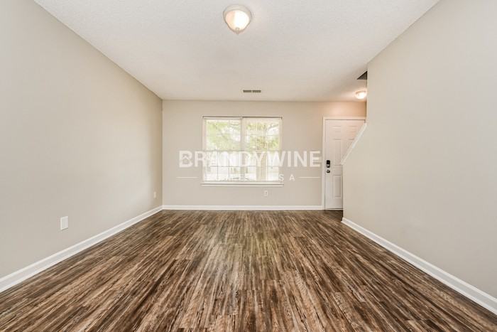 283 Coral Cir - Photo 5 of 22