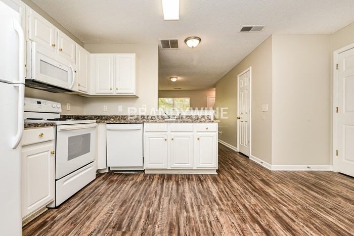 283 Coral Cir - Photo 7 of 22