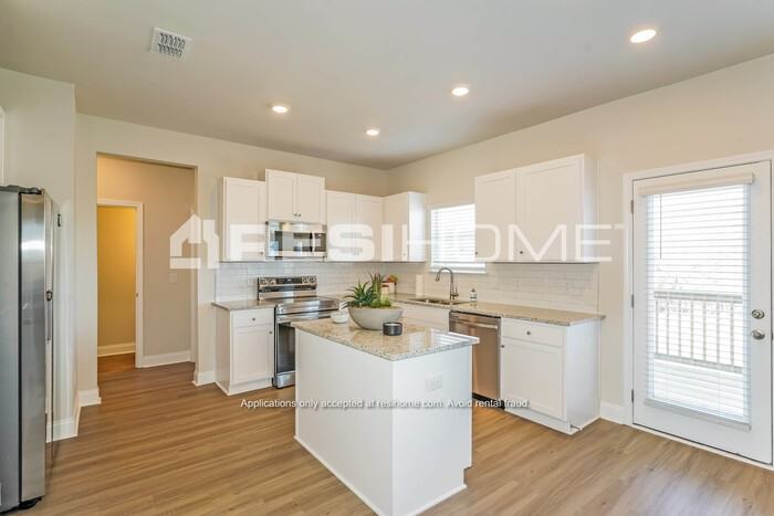 834 Keats Way - Photo 4 of 19