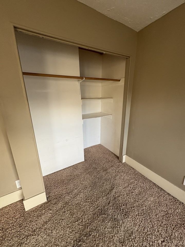 918 Sherman St #NA - Photo 5 of 10