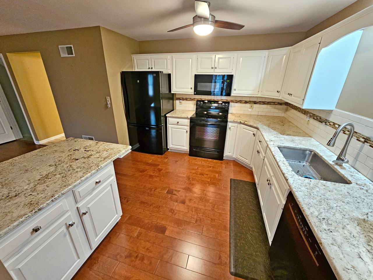 306 Treetops Ct #306 - Photo 3 of 29