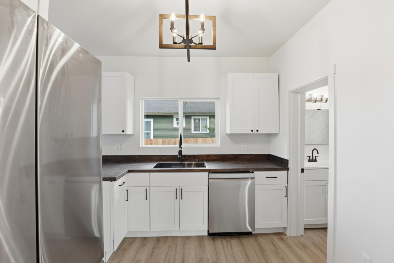 3008 E Wellesley Ave #NA - Photo 2 of 3