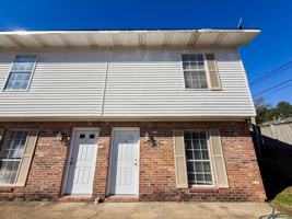 featured image of 904 N Montgomery St