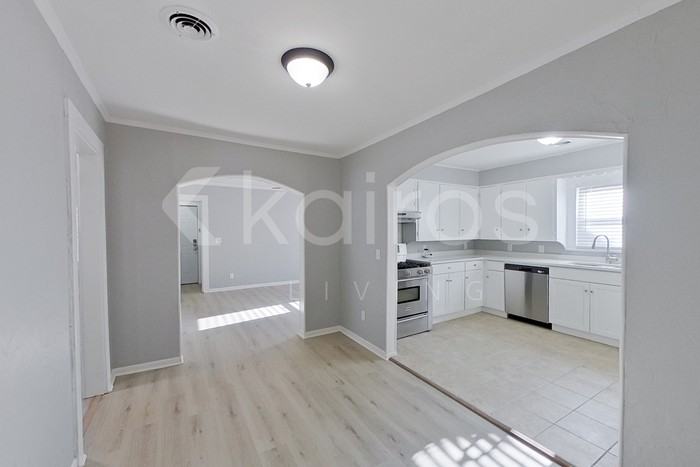 411 Sunset Terrace - Photo 6 of 21