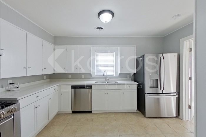 411 Sunset Terrace - Photo 7 of 21