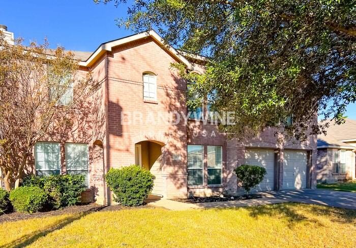 1343 Prairie Dr - Photo 2 of 35