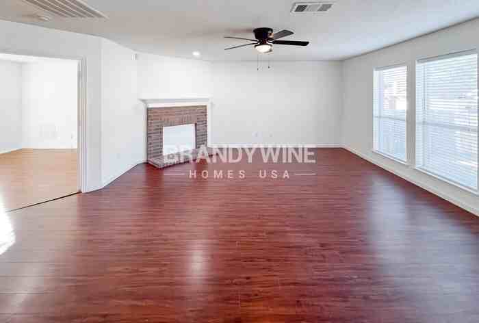 1343 Prairie Dr - Photo 6 of 35