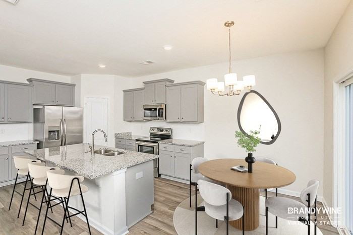 331 Redmoss Dr - Photo 6 of 38