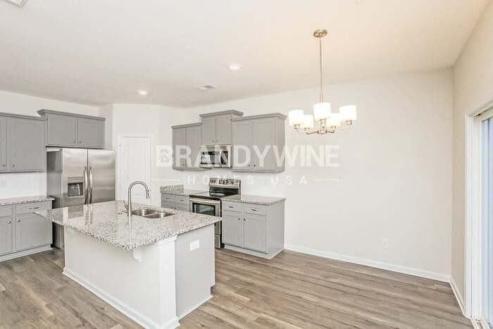 331 Redmoss Dr - Photo 7 of 38