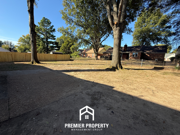 4627 Chelwood Drive - Photo 4 of 17