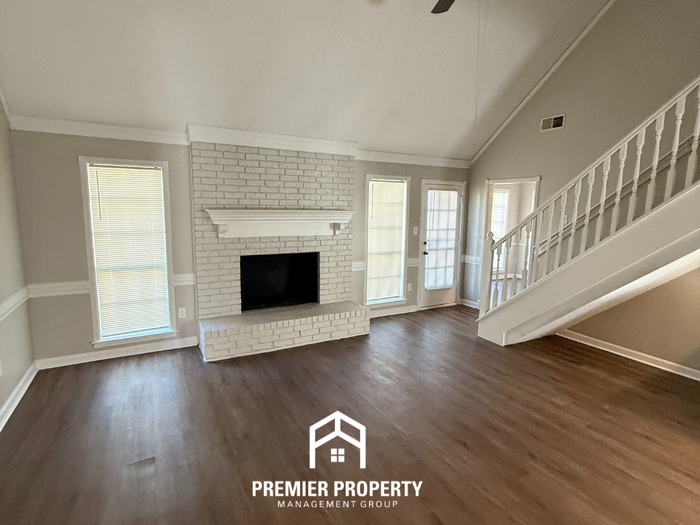 4627 Chelwood Drive - Photo 6 of 17