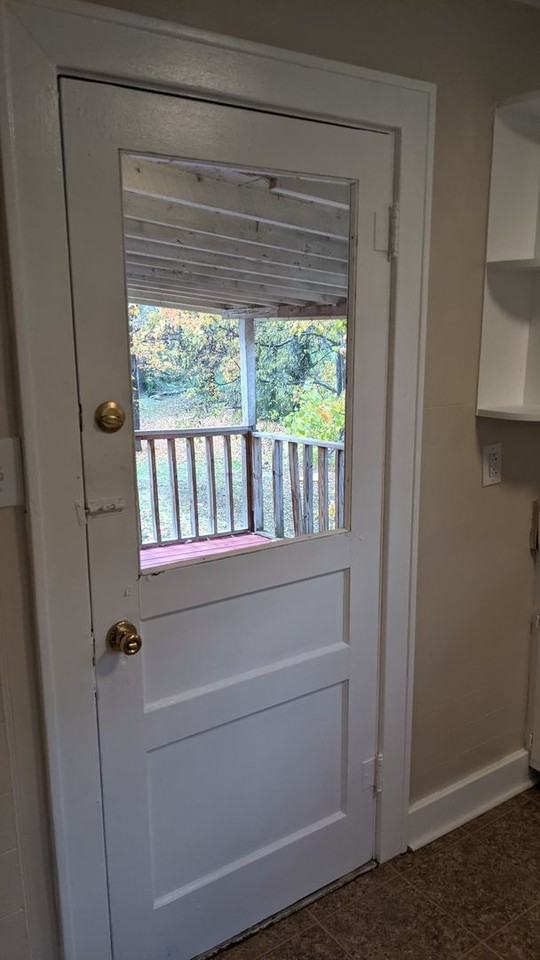 2000 Thomas Ave - Photo 6 of 9