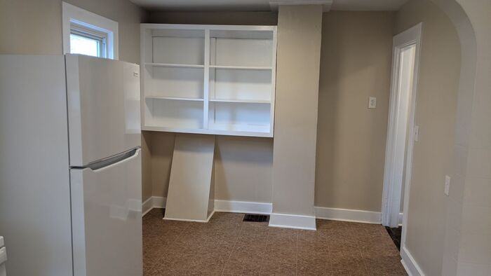 2000 Thomas Ave - Photo 7 of 9