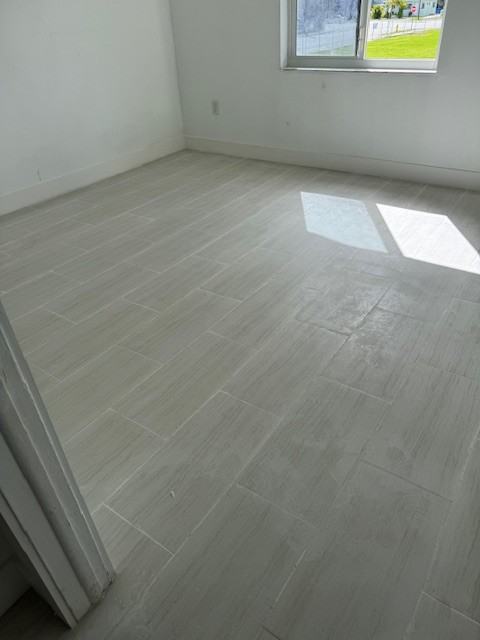 800 Nw 44th St #4 - Photo 7 of 13