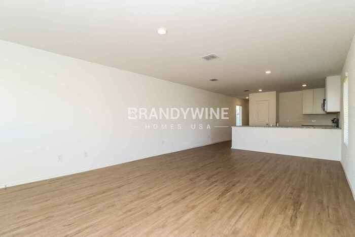 1513 Mahogany Ln - Photo 6 of 21