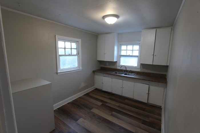 234 1/2 Saluda St - Photo 3 of 8