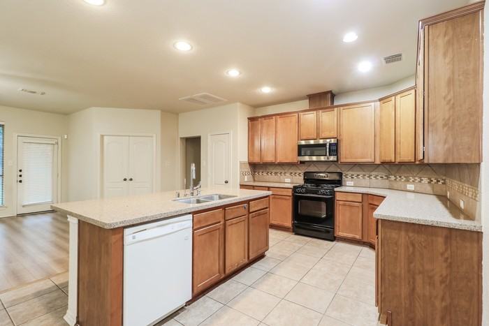 8318 Terrace Brook Dr - Photo 6 of 14