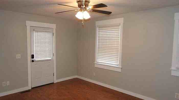 517 Holmes Street - Photo 3 of 14