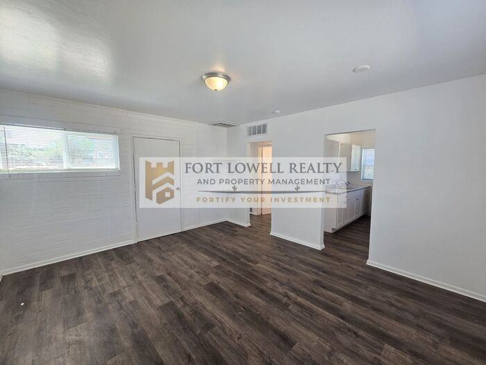 3049 E Proctor Vis - Photo 4 of 9