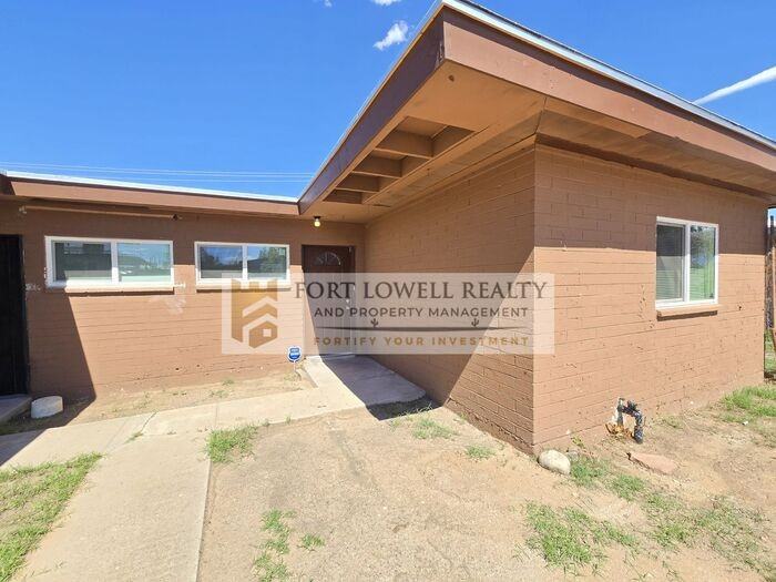 3051 E Proctor Vis - Photo 2 of 9