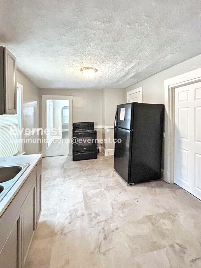 12041 Belden Avenue - Photo 3 of 25