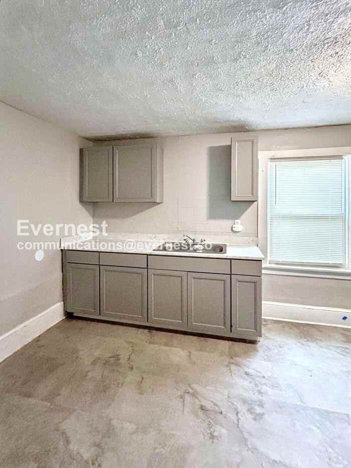 12041 Belden Avenue - Photo 5 of 25